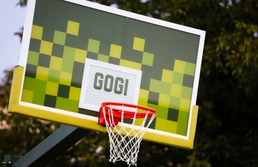 BREZMEJNO IGRIŠČE,...